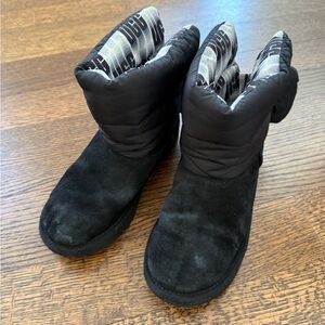 Ugg Girls Winter Boots with Bows Big Kid Size 4 Black
